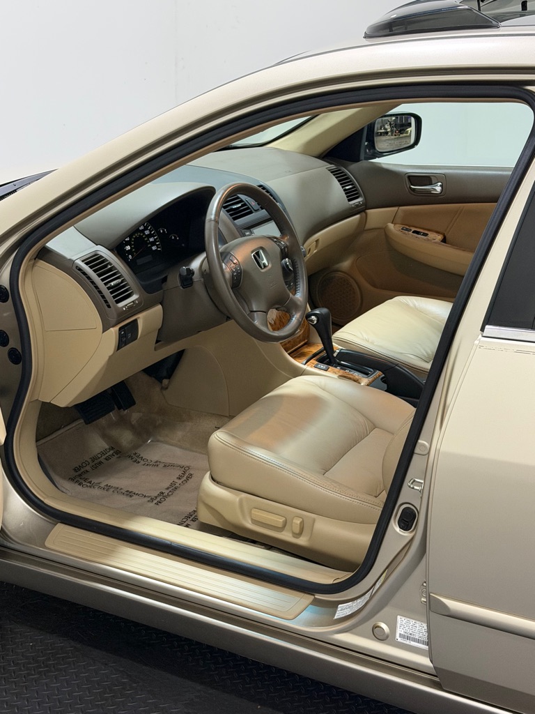 Photo 8 of this HONDA ACCORD