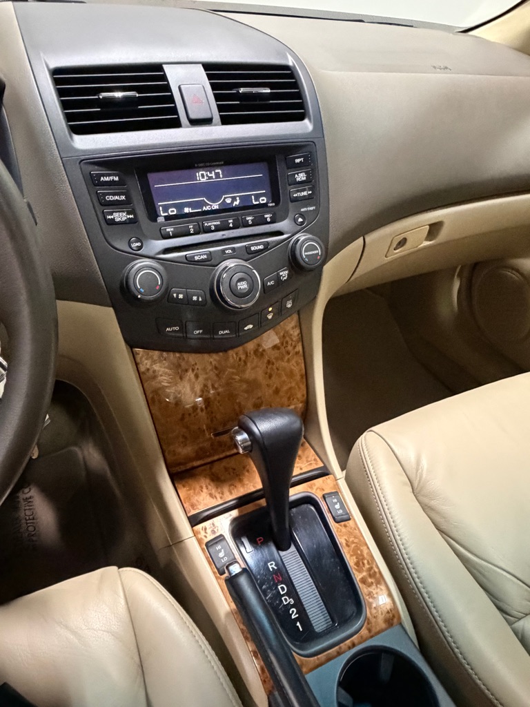 Photo 13 of this HONDA ACCORD