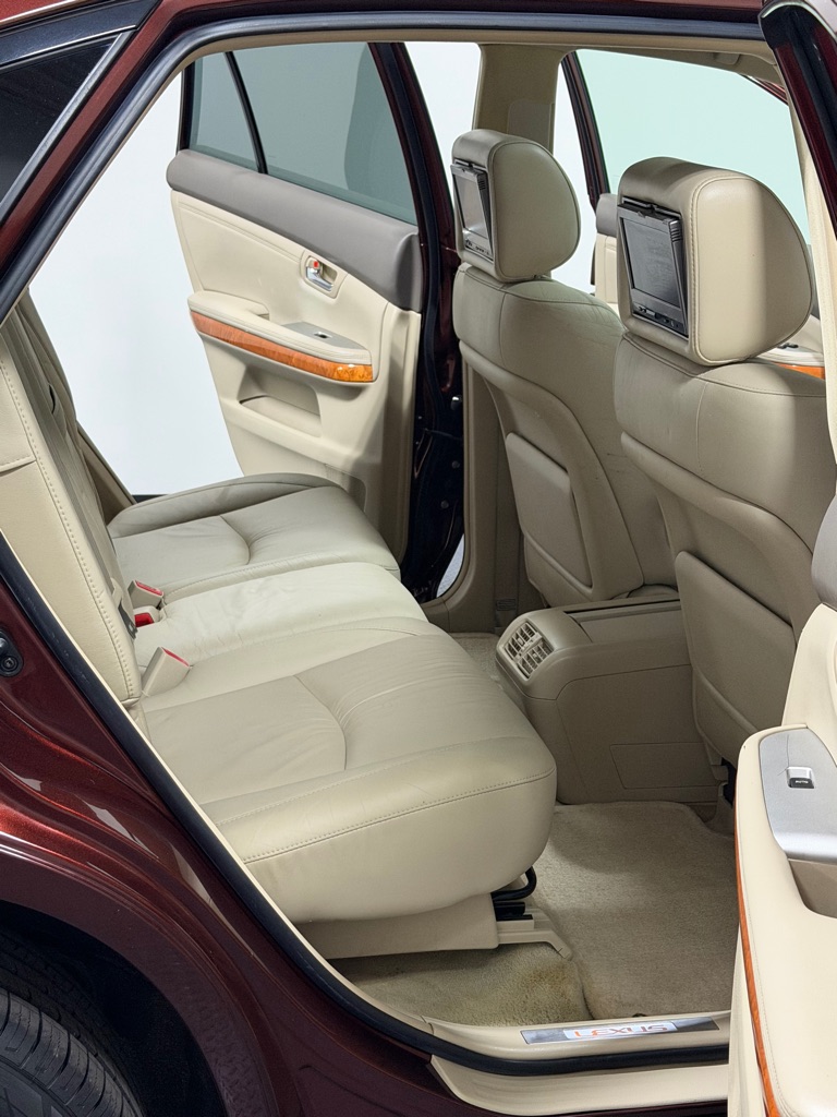 Photo 10 of this LEXUS RX