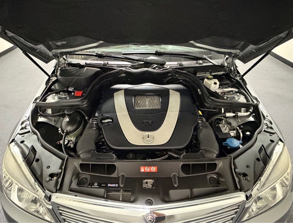 Photo 17 of this MERCEDES-BENZ C-CLASS