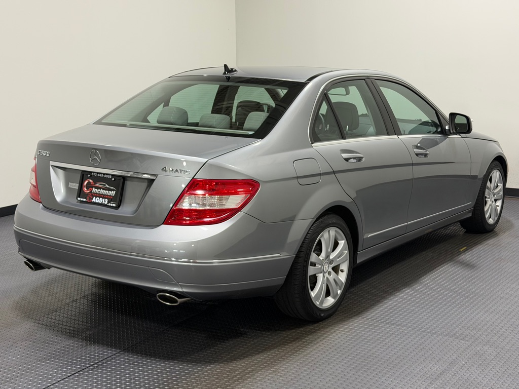Photo 5 of this MERCEDES-BENZ C-CLASS