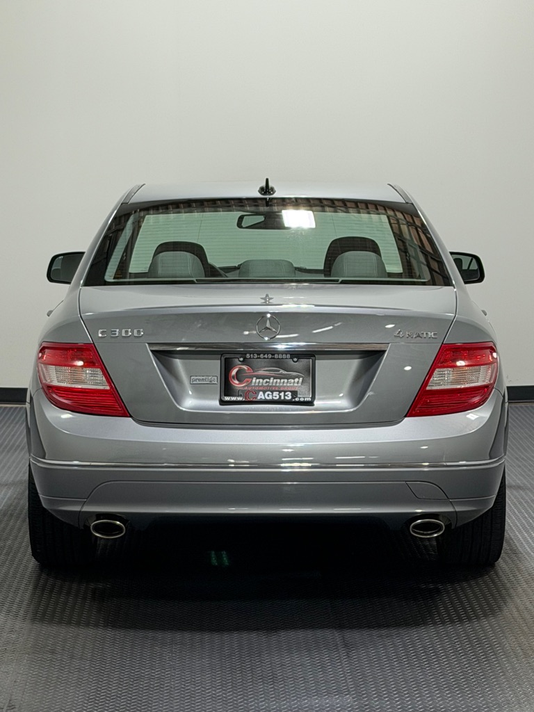Photo 6 of this MERCEDES-BENZ C-CLASS