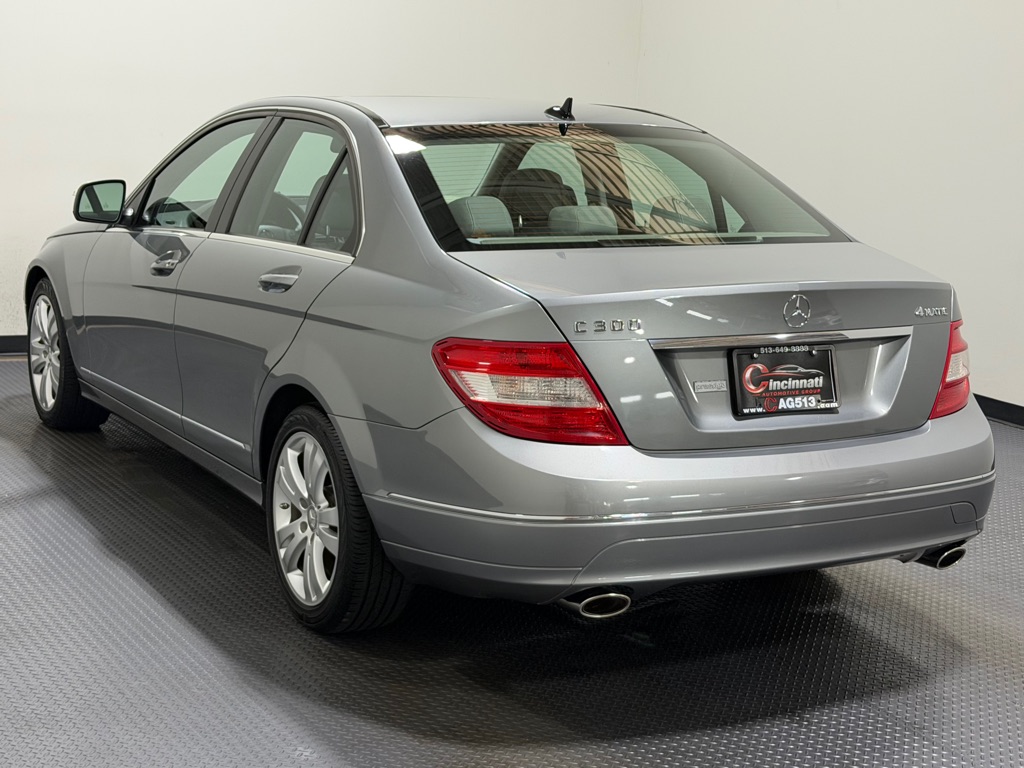 Photo 7 of this MERCEDES-BENZ C-CLASS