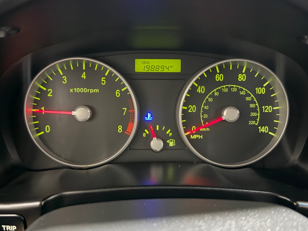 Photo 13 of this HYUNDAI ACCENT