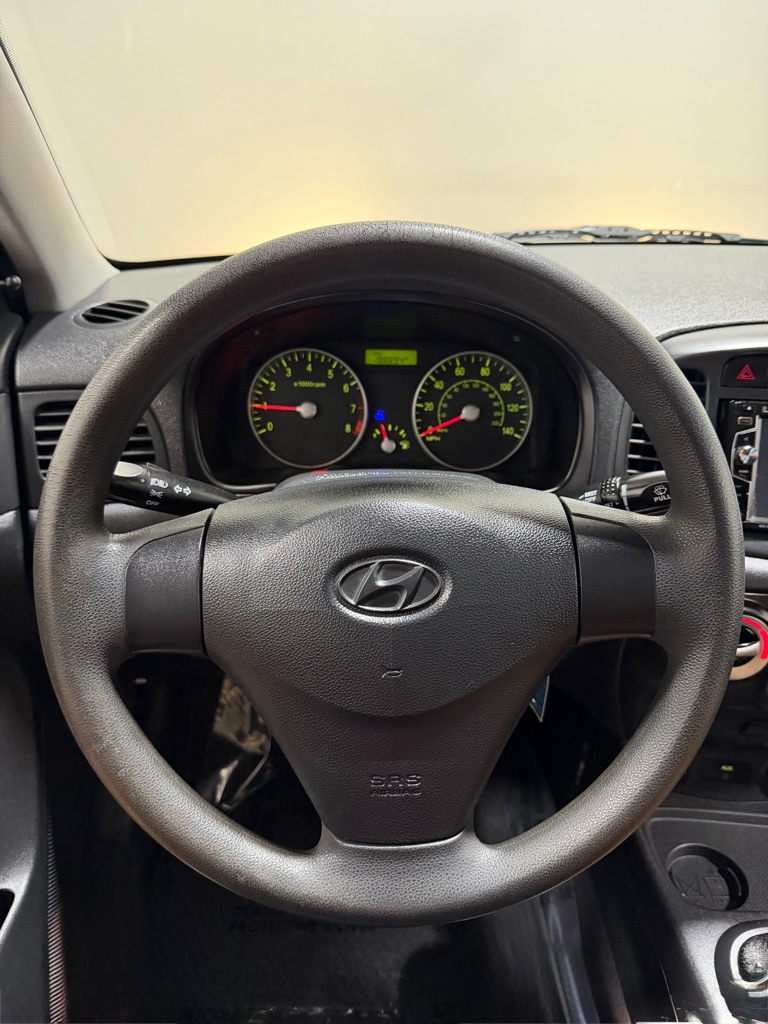 Photo 14 of this HYUNDAI ACCENT