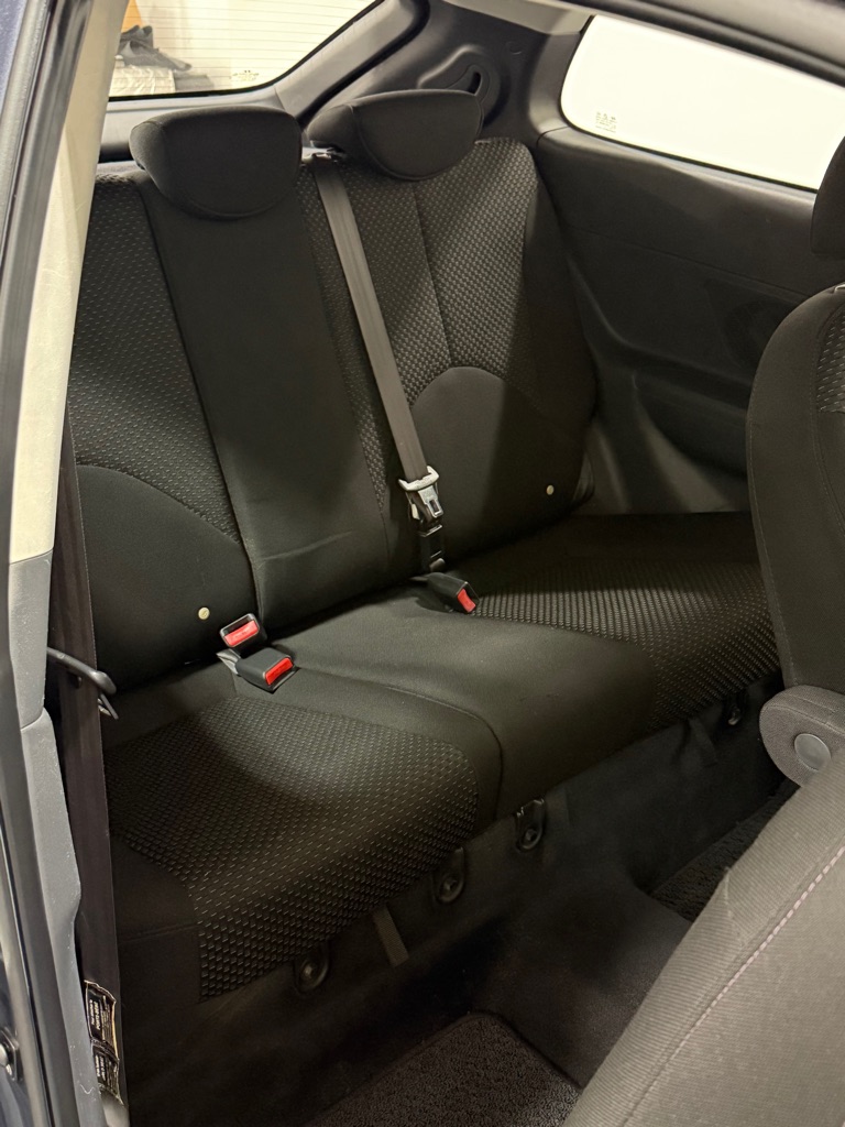 Photo 10 of this HYUNDAI ACCENT