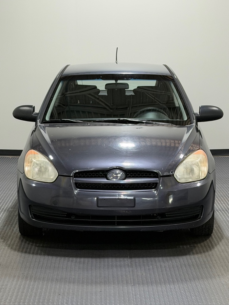 Photo 3 of this HYUNDAI ACCENT