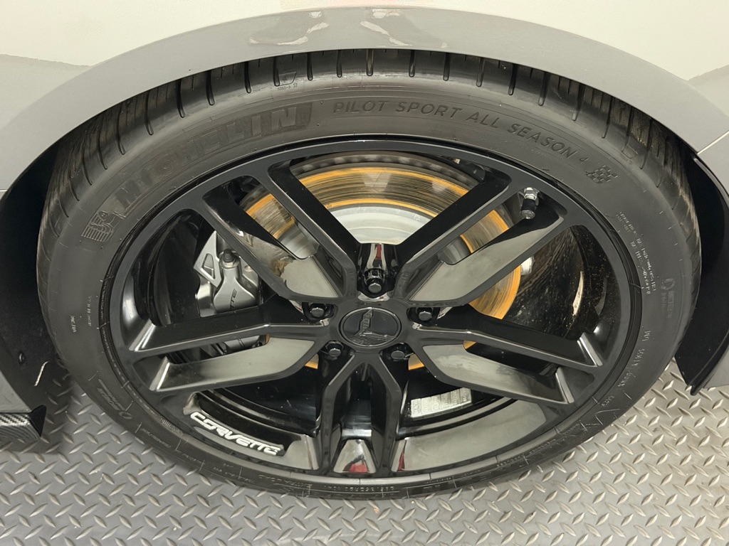 Photo 17 of this CHEVROLET CORVETTE
