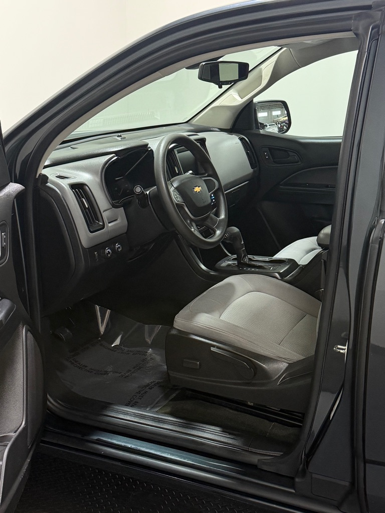 Photo 8 of this CHEVROLET COLORADO