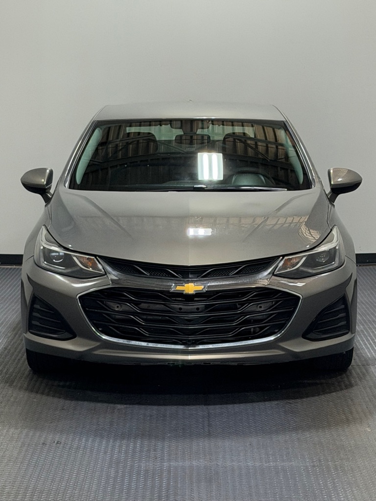 Photo 3 of this CHEVROLET CRUZE