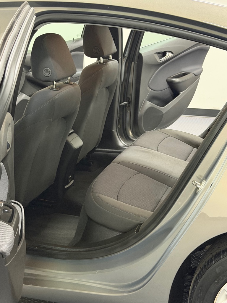Photo 9 of this CHEVROLET CRUZE