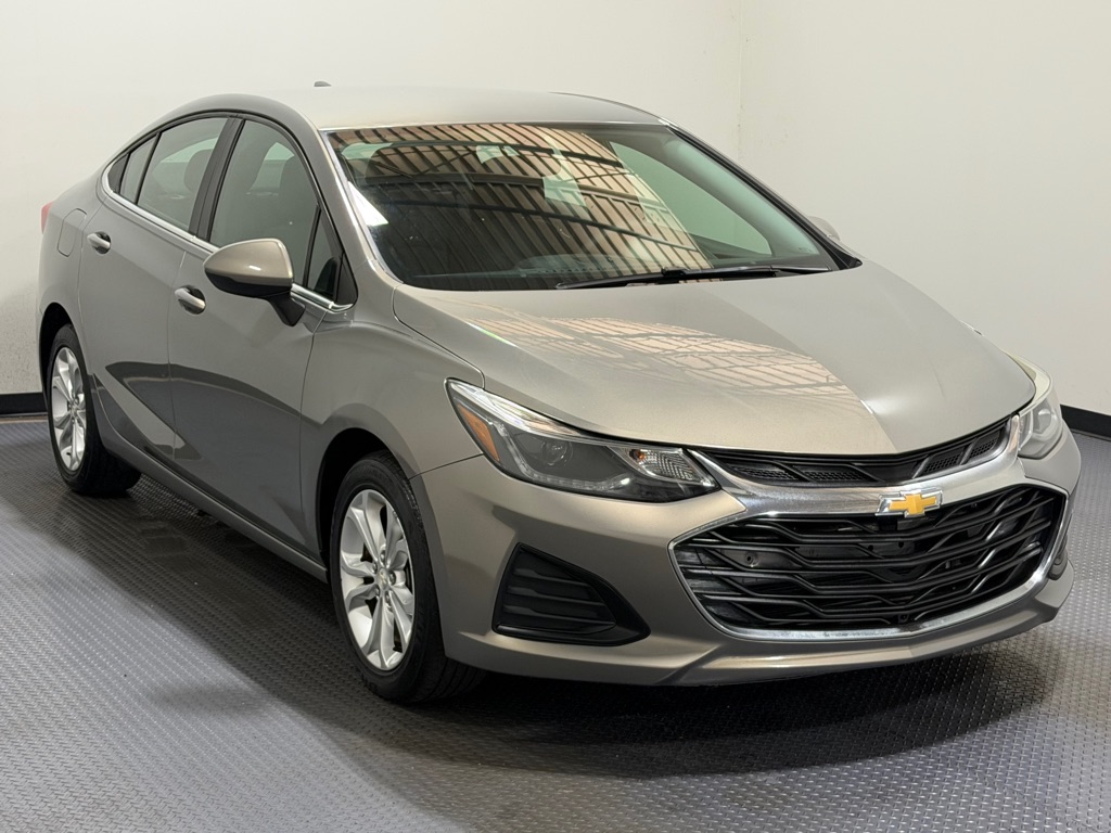 Photo 4 of this CHEVROLET CRUZE