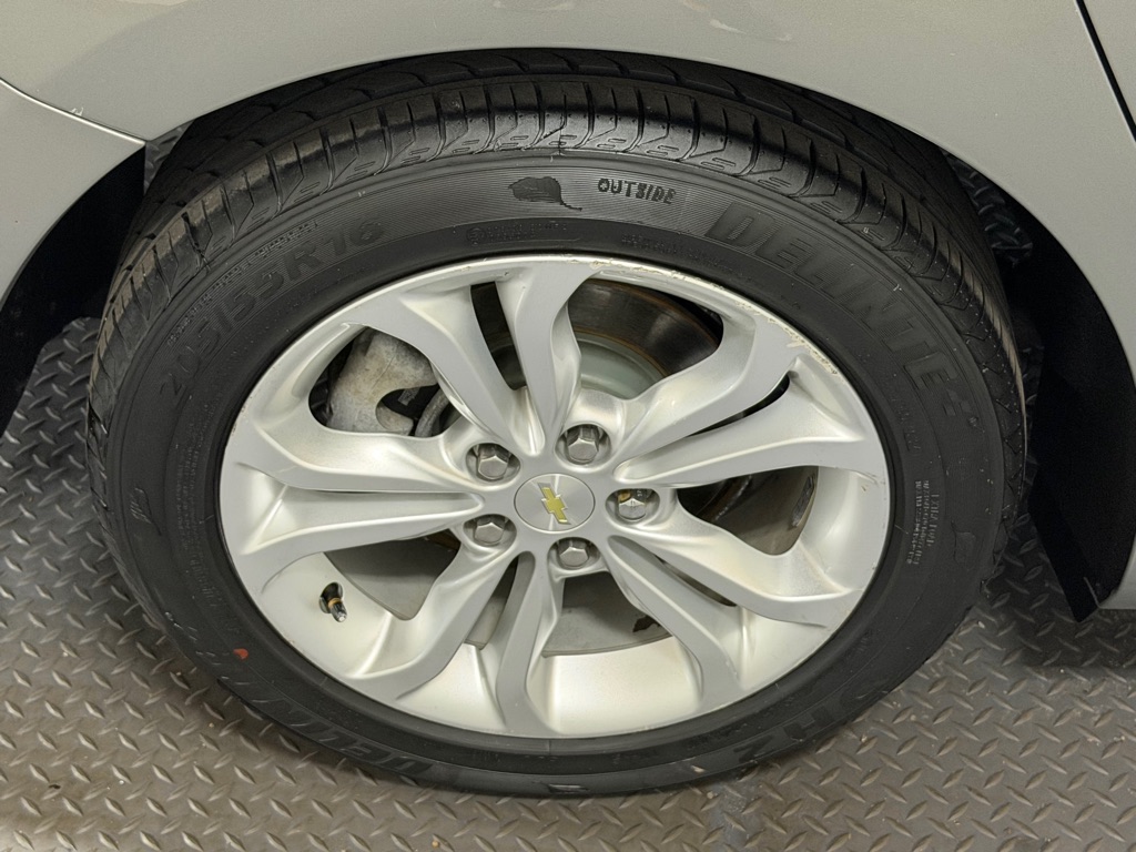 Photo 18 of this CHEVROLET CRUZE