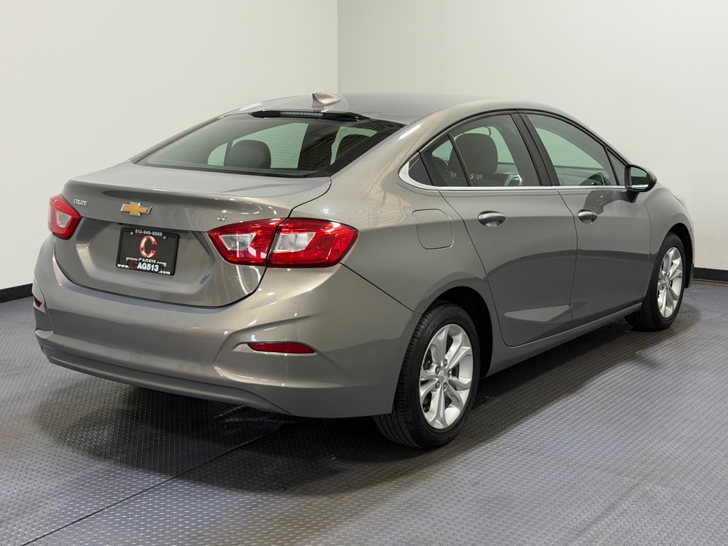 Photo 5 of this CHEVROLET CRUZE