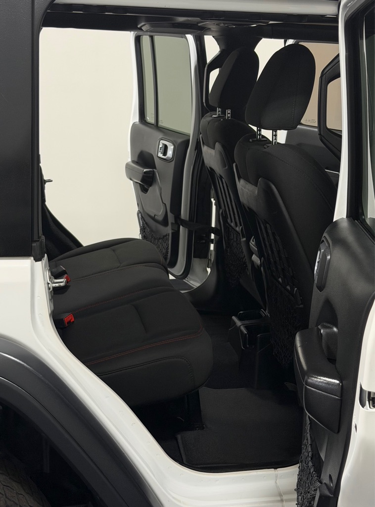 Photo 10 of this JEEP WRANGLER UNLIMI