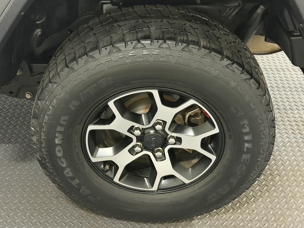 Photo 18 of this JEEP WRANGLER UNLIMI