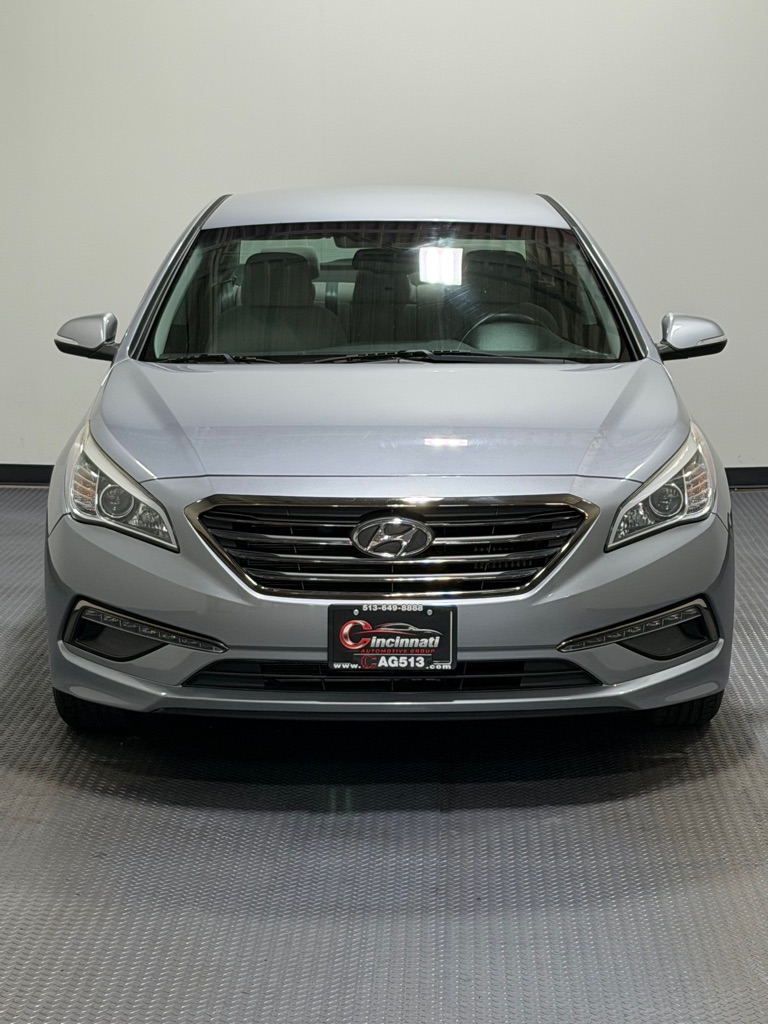 Photo 3 of this HYUNDAI SONATA