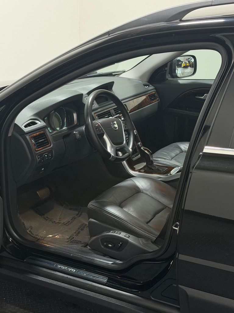 Photo 8 of this VOLVO XC70