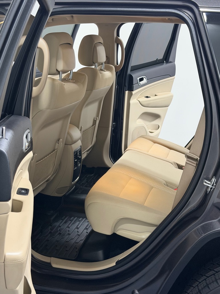 Photo 9 of this JEEP GRAND CHEROKEE