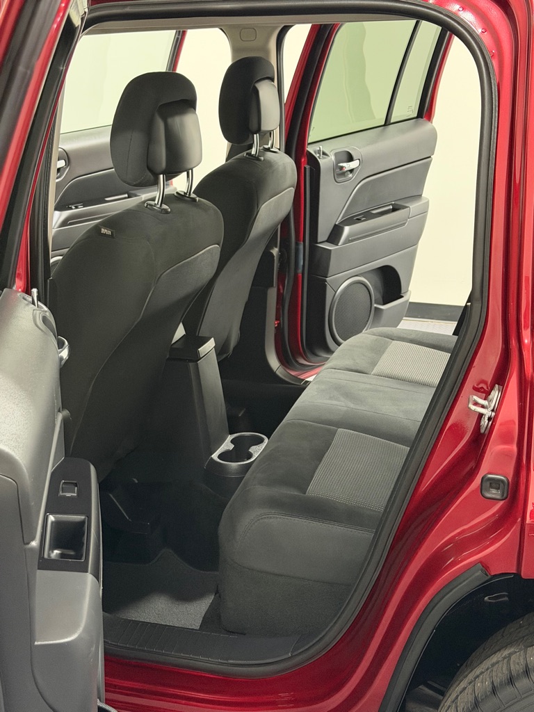Photo 9 of this JEEP PATRIOT
