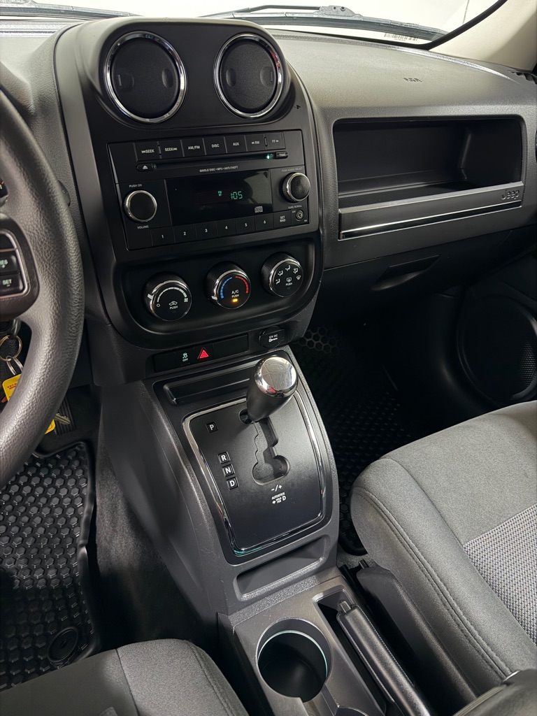 Photo 13 of this JEEP PATRIOT