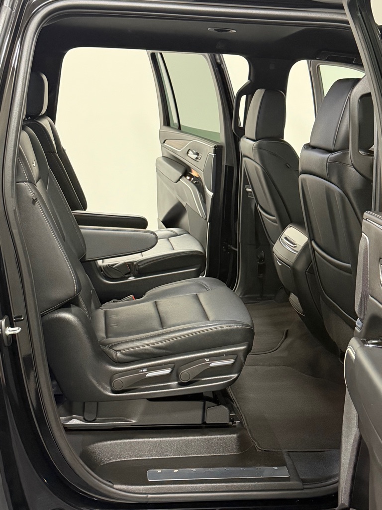 Photo 11 of this CADILLAC ESCALADE