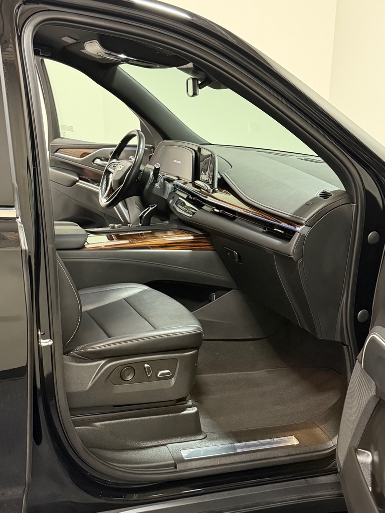 Photo 12 of this CADILLAC ESCALADE