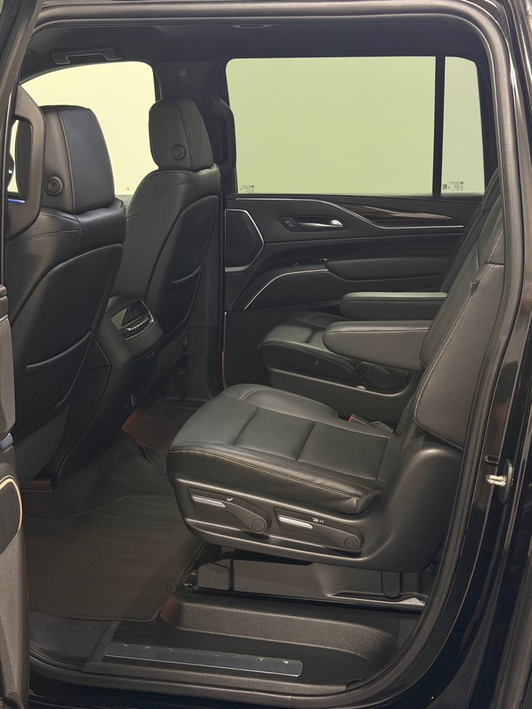 Photo 9 of this CADILLAC ESCALADE