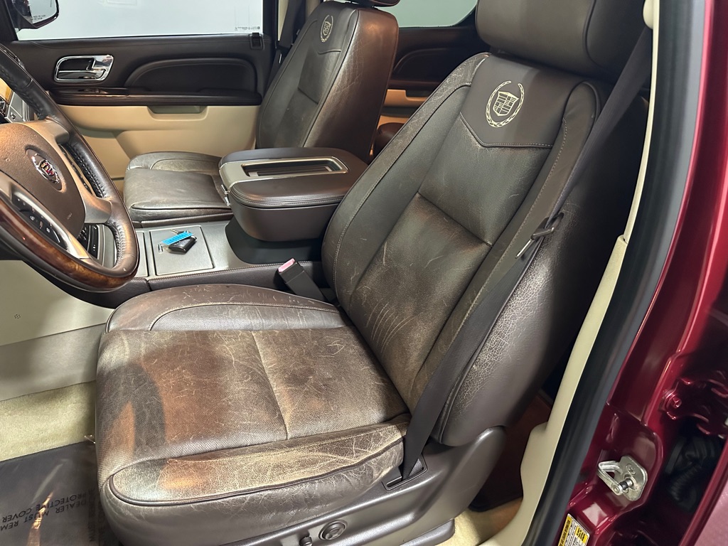Photo 17 of this CADILLAC ESCALADE
