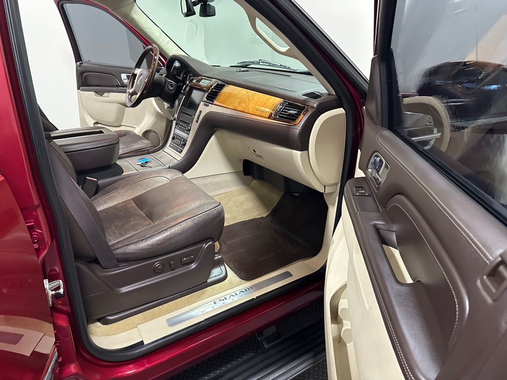 Photo 13 of this CADILLAC ESCALADE