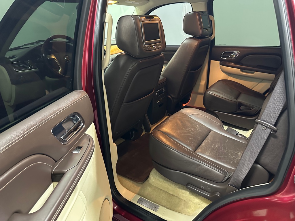 Photo 11 of this CADILLAC ESCALADE