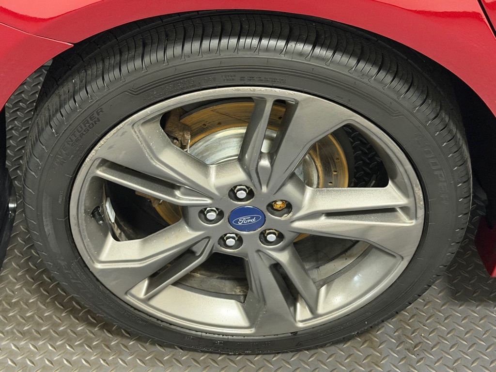 Photo 18 of this FORD FUSION