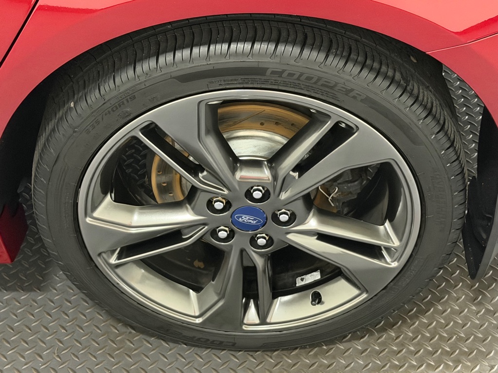 Photo 19 of this FORD FUSION