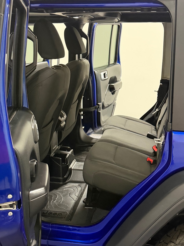 Photo 9 of this JEEP WRANGLER UNLIMI