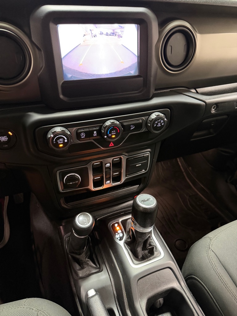 Photo 13 of this JEEP WRANGLER UNLIMI