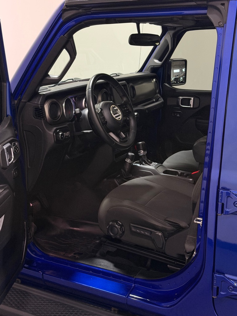 Photo 8 of this JEEP WRANGLER UNLIMI