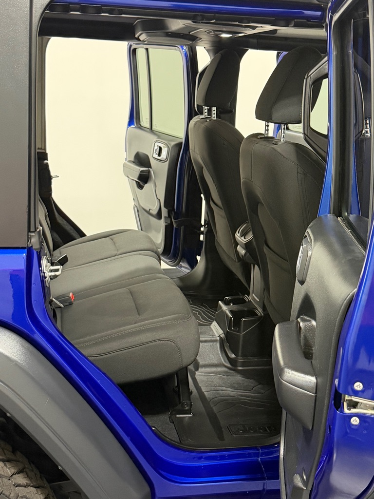 Photo 10 of this JEEP WRANGLER UNLIMI