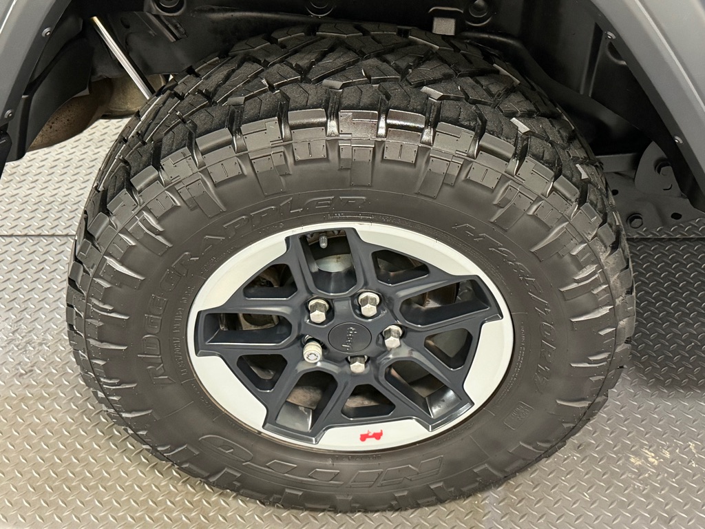 Photo 18 of this JEEP WRANGLER UNLIMI