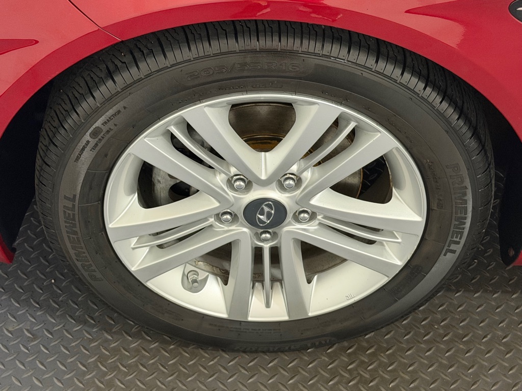 Photo 19 of this HYUNDAI TIBURON