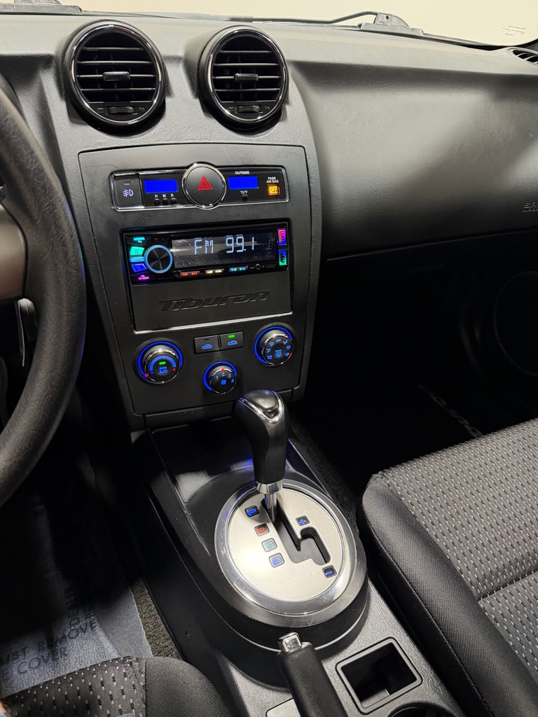 Photo 12 of this HYUNDAI TIBURON