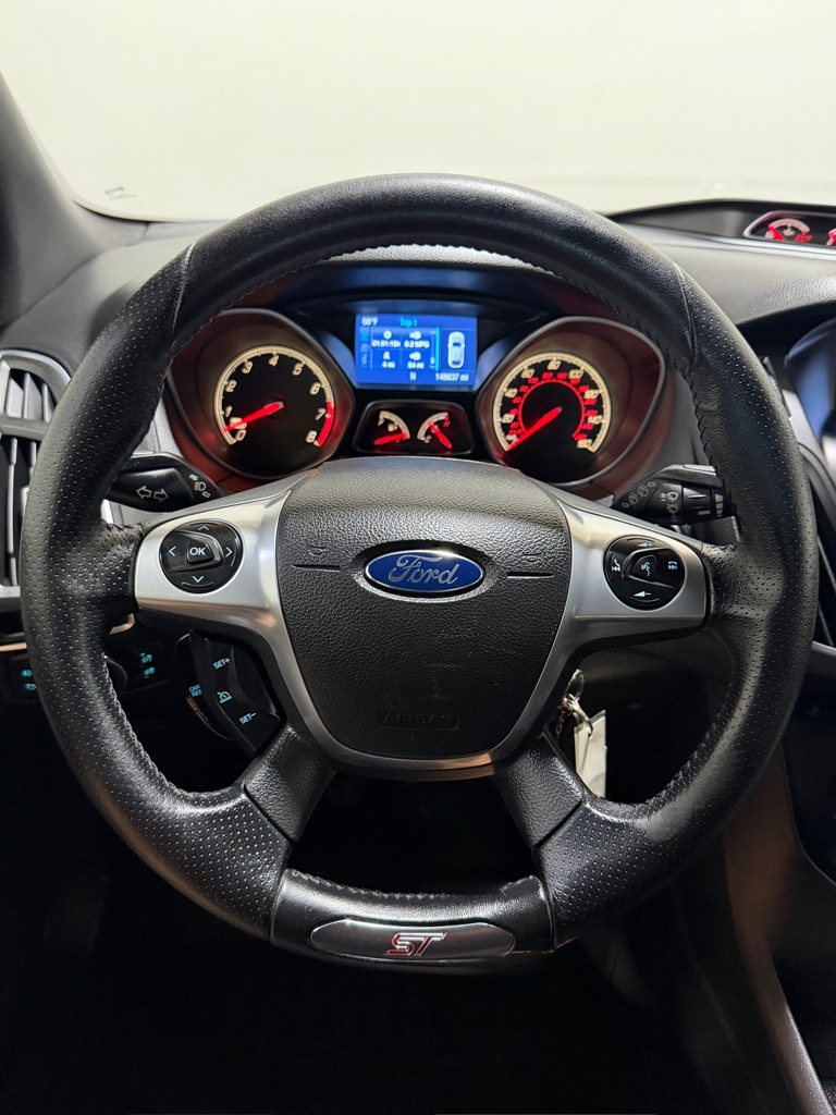 Photo 15 of this FORD FOCUS