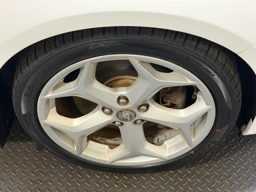 Photo 17 of this FORD FOCUS