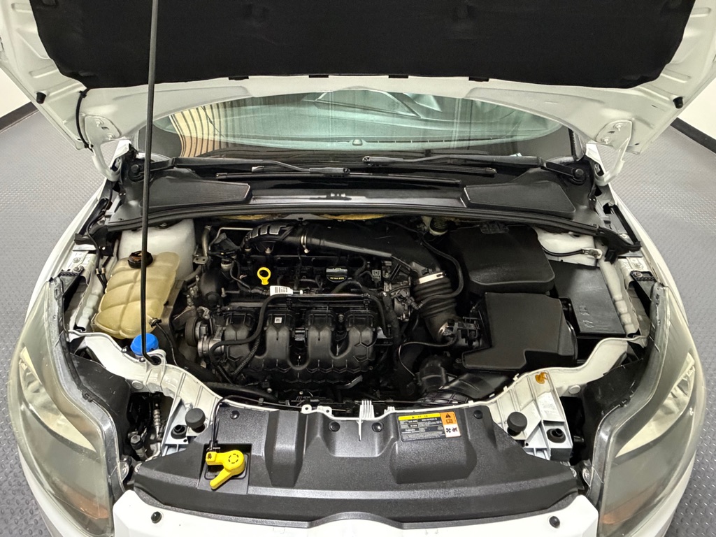 Photo 16 of this FORD FOCUS