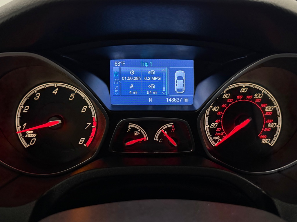 Photo 14 of this FORD FOCUS