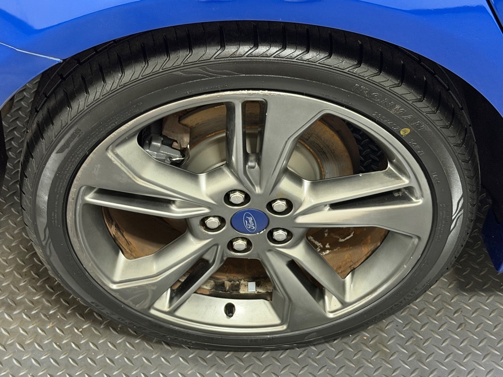 Photo 19 of this FORD FUSION