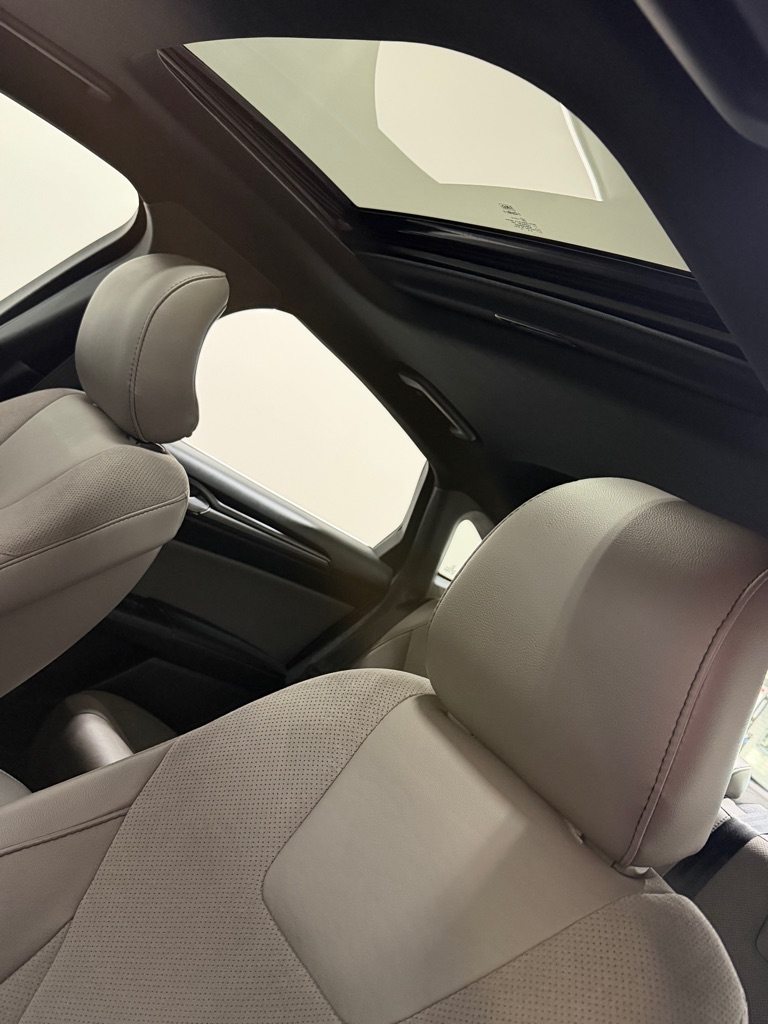 Photo 16 of this FORD FUSION