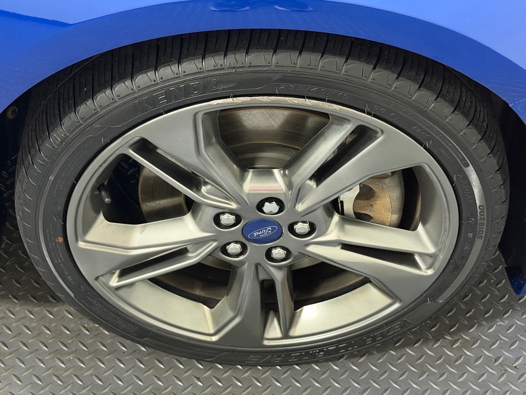 Photo 18 of this FORD FUSION