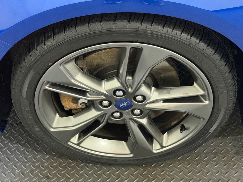 Photo 21 of this FORD FUSION