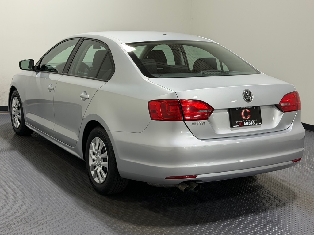 Photo 7 of this VOLKSWAGEN JETTA