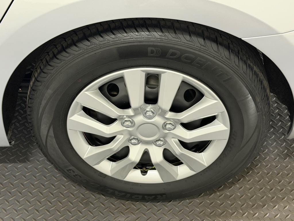 Photo 19 of this VOLKSWAGEN JETTA
